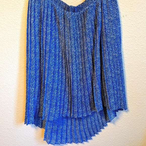 Michael Kors Blue and White Pleated Skirt High Low Sz. S - Picture 7 of 7